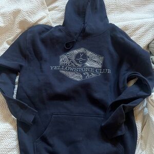 Men’s navy Yellowstone club sweatshirt NEW
